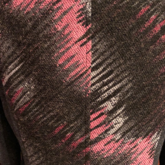 EUC Women’s VEX collection button blazer with fabric  rose embellishment - Picture 9 of 12